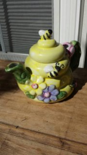 https://www.etsy.com/listing/472100946/betallic-inc-beehive-teapot-1980s?