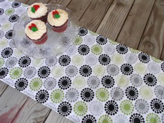 https://www.etsy.com/listing/272072534/modern-circles-table-runner-quilted?